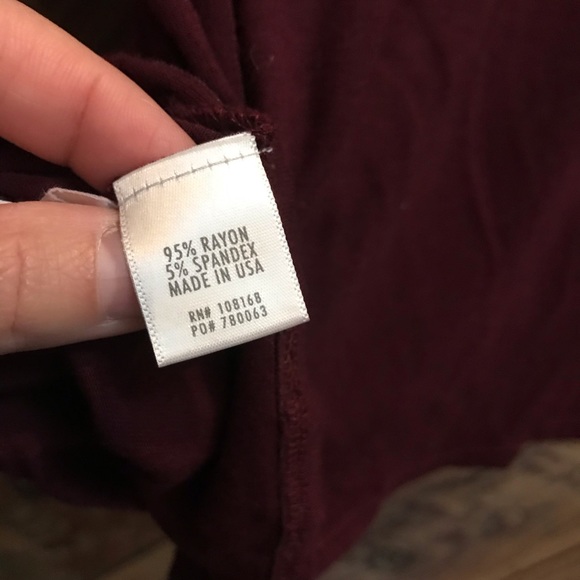 Tilly’s White Fawn Maroon long-sleeve - Picture 4 of 4